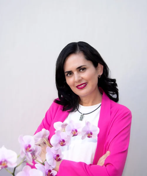 Adriana Guadalupe Pérez Rodríguez presenta su primer libro: «A flor de piel: Sanando tus heridas interiores»