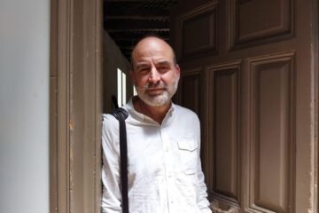 ‘Veníamos de la noche’ de Ernesto Pérez Zúñiga: viajar a Roma para buscar la felicidad