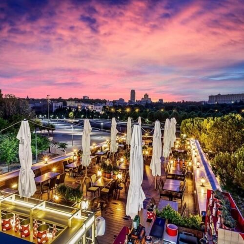 Noches de altura: terrazas con música, copas y vistas para un verano madrileño sin tregua