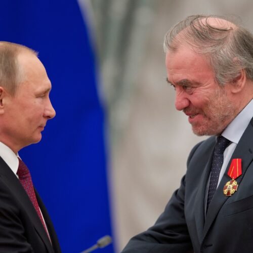 El regreso del director de orquesta propagandista de Putin, Valery Gergiev, con un concierto en Italia, provoca una intensa polémica