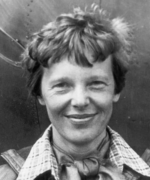 Amelia Earharrt, la primera aviadora que cruzó el Atlántico