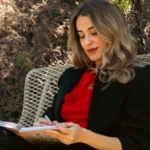 Ángela Fernández Torres debuta como autora con una obra que transforma el bienestar personal