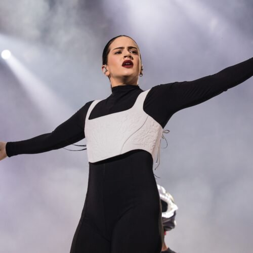 Rosalía sorprende con pistas de su nuevo álbum que desatan la locura en redes