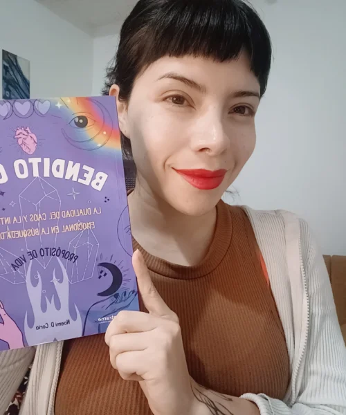 Noemi Daniela Reyes Coria lanza Bendito Caos: un ensayo vital sobre la felicidad, el consumo y el propósito de vida