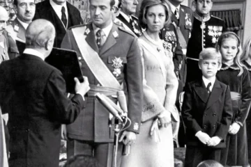 22 de noviembre de 1975: el día que el príncipe pasó a ser Don Juan Carlos I