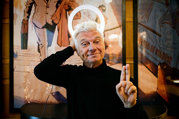 Carles Sans: «Lo dejo porque no quiero ser como esos artistas a los que se mira más con cariño que con admiración»