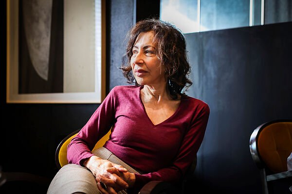 Yasmina Reza, 15 años asistiendo a juicios: «Un tribunal es un teatro extraordinario donde el acusado se juega su destino, el abogado su reputación y las víctimas su reparación»