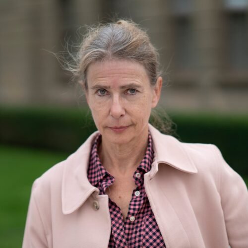 Lionel Shriver imagina un mundo en el que nadie puede ser considerado tonto