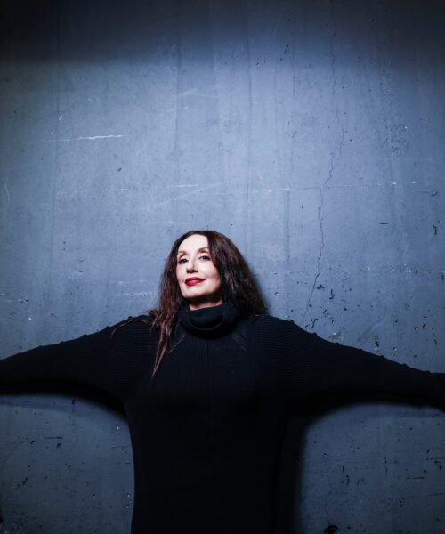 Luz Casal: “El marquesado es un honor, pero seguiré siendo macarra y pintándome los labios de rojo”