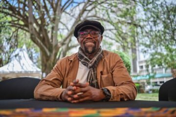 Gado, caricaturista tanzano: “Hay dibujos que hice en el pasado que hoy los medios no se atreverían a publicar”