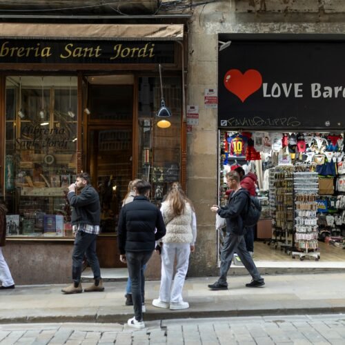 La nueva ola de gentrificación y turismo amenaza a las librerías: “A los propietarios no les importa el contenido social de los comercios”