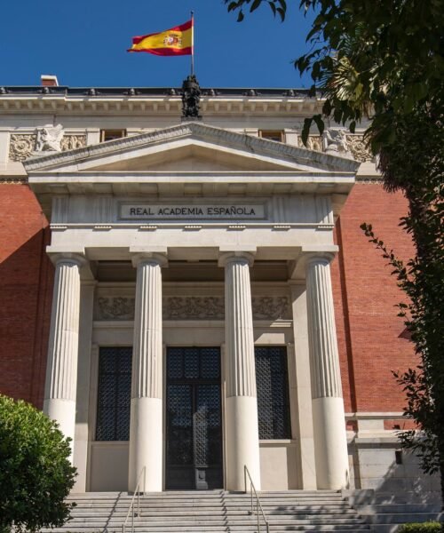 La RAE y el control de la lengua