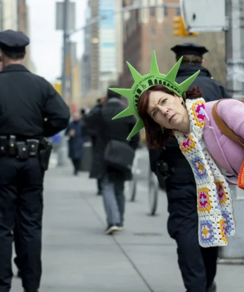 ‘Elsbeth’, la abogada y detective más astuta de Movistar Plus+, renueva por una cuarta temporada