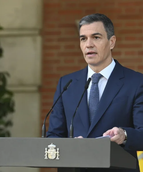 Movistar Plus+ incorpora a su catálogo la docuserie sobre Pedro Sánchez grabada en La Moncloa