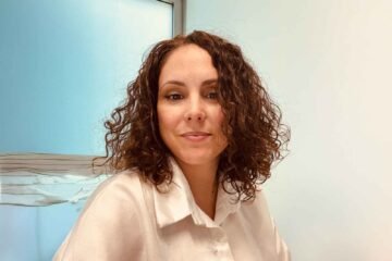 NOELIA SUÁREZ GÓMEZ DESMONTA LOS CONFLICTOS Y OFRECE UN MAPA PARA EL ENTENDIMIENTO EN ‘MEDIACIÓN: LA MESA DE LAS OPORTUNIDADES’
