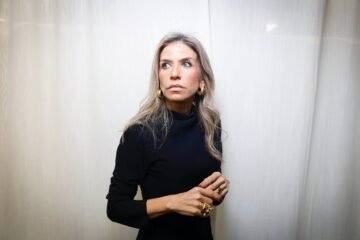 Karina Sainz Borgo: “Las madres autoritarias y los países autoritarios se parecen bastante”