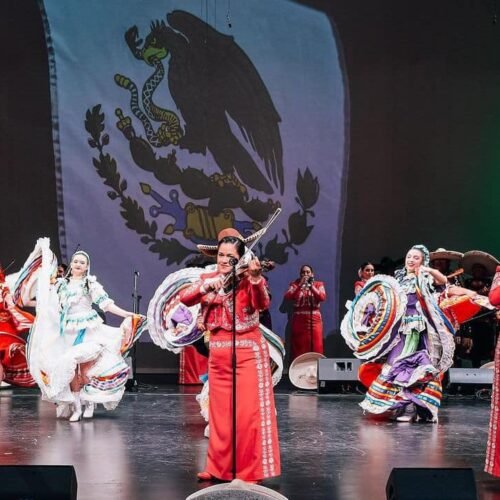 El momento en la cumbre del Mariachi Reyna de Los Ángeles, eclipsado por su presunta afiliación con el trumpismo