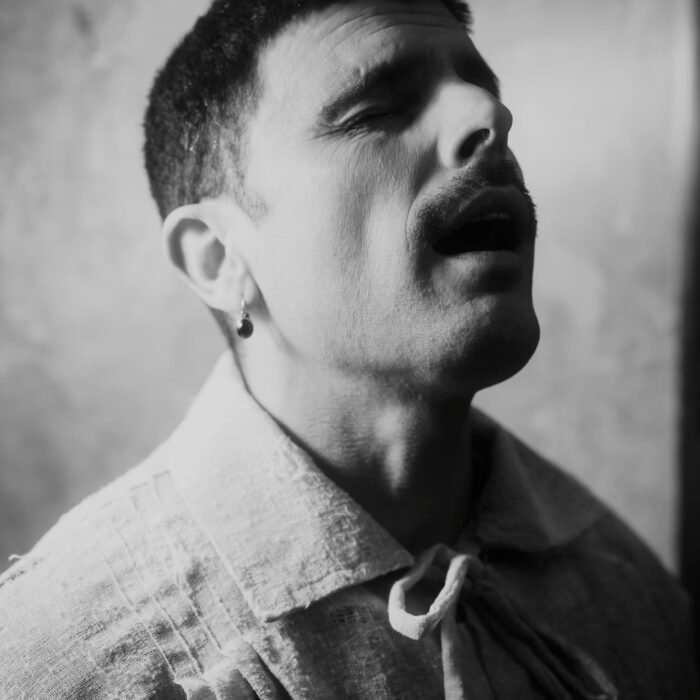 Rodrigo Cuevas: “Mezclarte te quita el supremacismo. Ni altares, ni pocilgas. Y dejas de odiar”