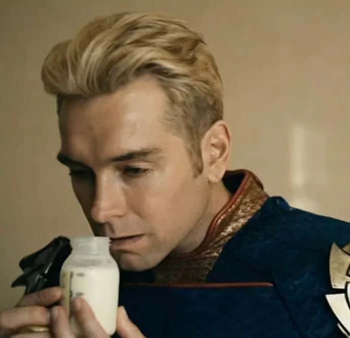 La extraña broma que persigue a Antony Starr fuera de ‘The Boys’: ofrecerle leche