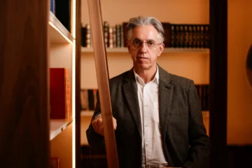 Julián Casanova: «Cualquiera que le ríe las gracias a Trump cae en la banalidad del mal»