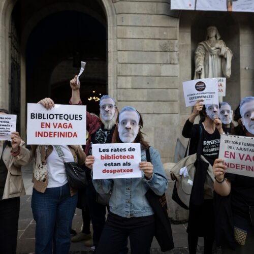 Las bibliotecas de Barcelona convocan una huelga: “Estamos lejos de llegar a un acuerdo”