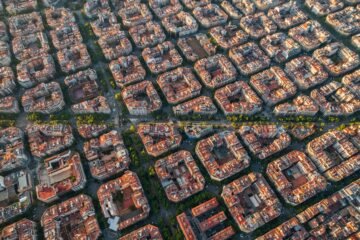 ‘Amèlia de les Camèlies’ i ‘Emili Rambla’: la literatura torna a l’Eixample