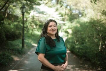 Reyna Grande, escritora: “Buscar la alegría es un acto de resistencia”