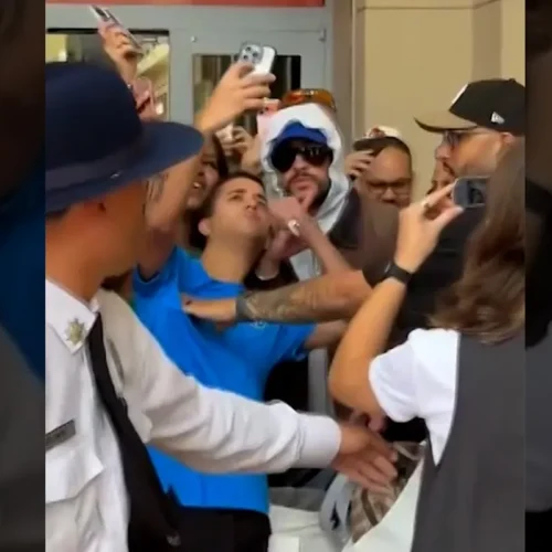 Bad Bunny aparece en un Zara de Puerto Rico y causa furor entre los fans