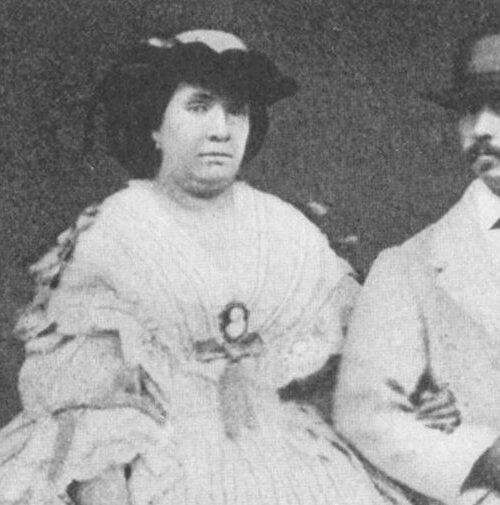 La enfermedad de una reina que acabó con la mala fama de las playas y las puso de moda