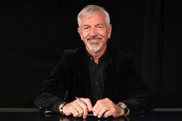 Carlos Sobera recomienda tres propuestas teatrales para reír de nuestras pequeñas miserias