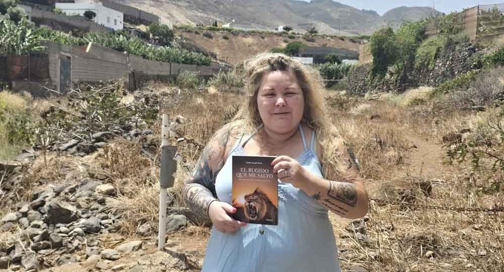 CARMEN SARABIA PÉREZ EXPLORA EL DOLOR Y LA ESPERANZA A TRAVÉS DE LA NATURALEZA EN SU LIBRO ‘EL RUGIDO QUE ME SALVÓ’