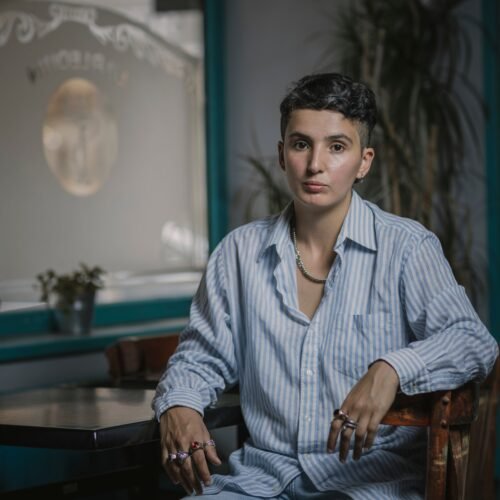 Fatima Daas, escritora: “Salir del armario se ha convertido en una obligación que no comparto”