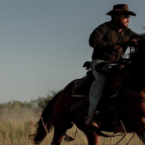 Cole Hauser reconoce las dificultades de rodar ‘Rancho Dutton’ sin Taylor Sheridan