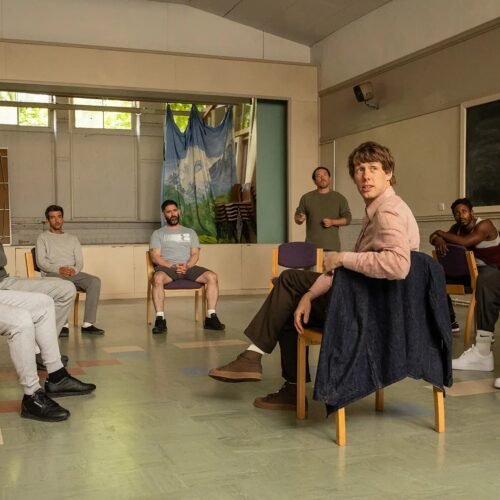 Crítica de «La vida en la sombra» (Movistar Plus): la cárcel como espacio para pensar la culpa y la masculinidad