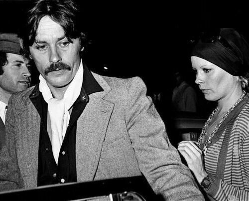 Me enamoré de una española (III): Bárbara Rey y Alain Delon en un teatro-boite-marisquería