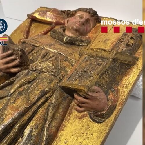 La policía recupera un relieve de madera del siglo XVI robado hace 16 años de un monasterio de Navarra