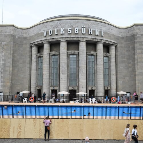 Una piscina con polémica: la sensación del verano en Berlín desata una campaña racista
