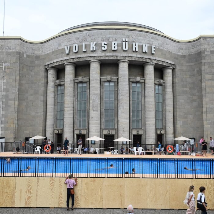 Una piscina con polémica: la sensación del verano en Berlín desata una campaña racista
