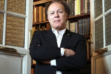 ‘Aquí me paro’, el libro que reúne textos inéditos de Javier Marías, llega este jueves a las librerías (y estas son algunas de sus reflexiones)