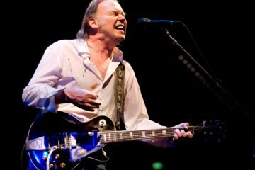 Neil Young vuelve a demandar a Trump por usar su música en sus mítines