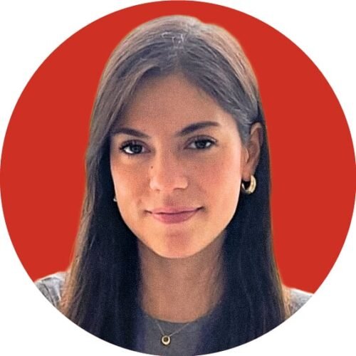 Alicia Guelbenzu: “Ver a famosos haciendo el ridículo tiene algo hipnótico”